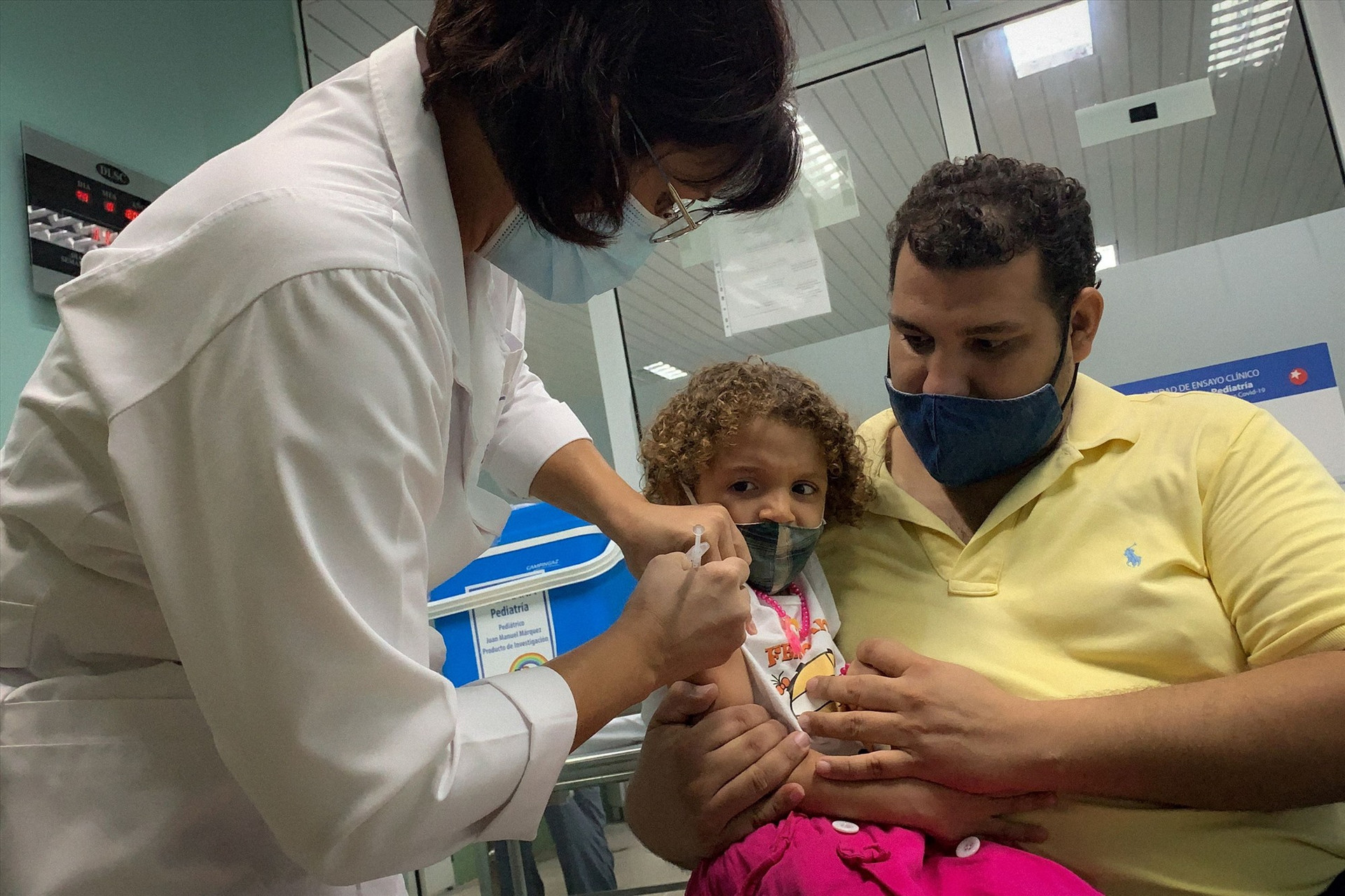 Cuba vừa bắt đầu tiêm vắc xin ngừa Covid-19 cho độ tuổi từ 2-18 cho nước này sản xuất. Ảnh: AFP