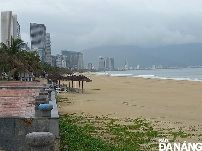 Lúc 14 giờ 30 phút ngày 10-9, ven bò biển phía đông thành phố thì mọi công tác ứng phó, di dời 
