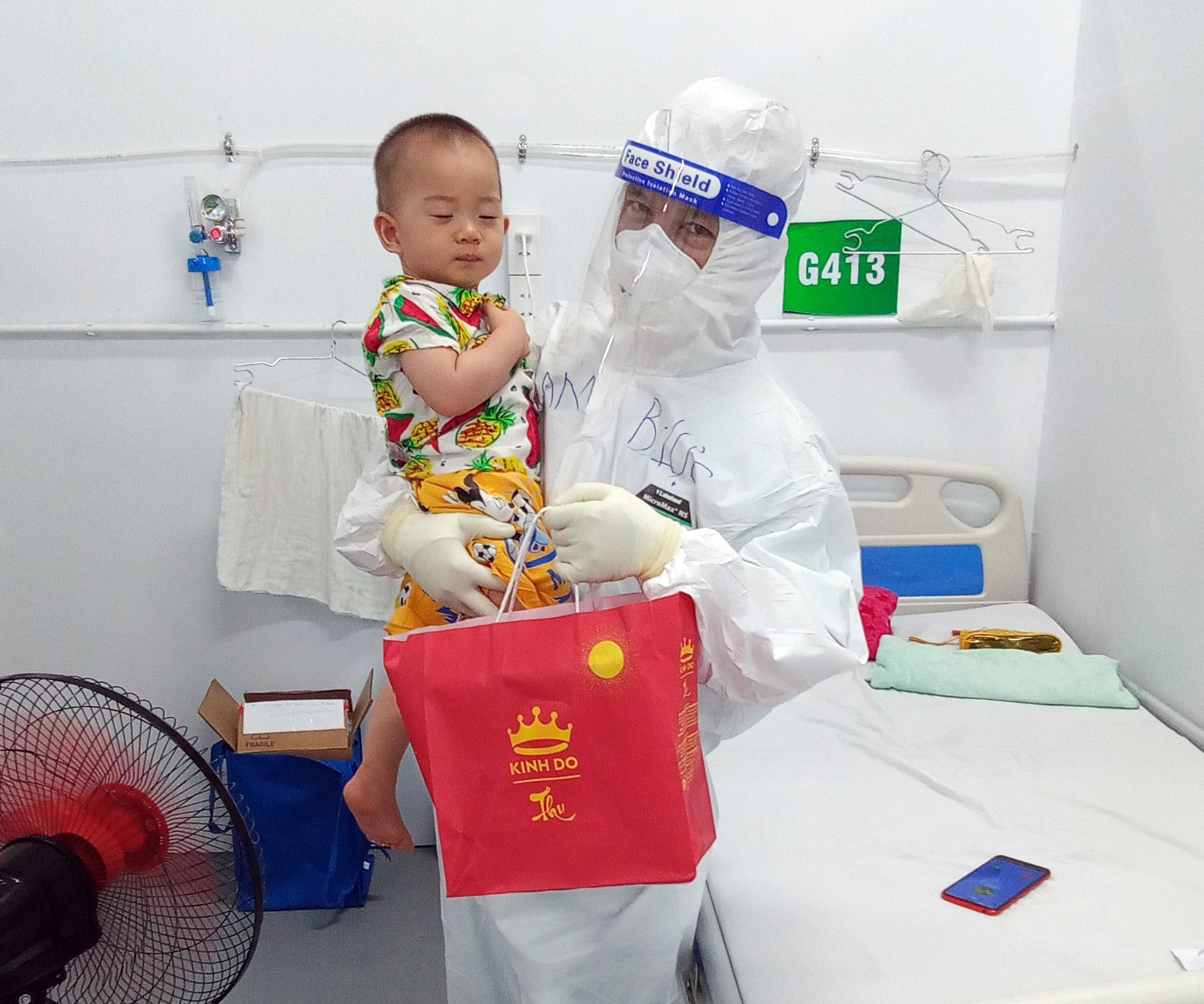 Đoàn Công tác Bệnh viện Đa khoa Trung ương Quảng Nam Tại Trung tâm Hồi sức bệnh nhân Covid-19 quận Tân Phú - TP.HCM