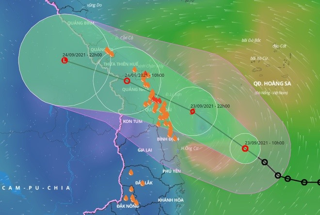 Bão số 6 trên Biển Đông đang di chuyển theo hướng tây tây bắc, hướng vào đất liền các tỉnh Trung Trung Bộ. Ảnh: VNDMS.
