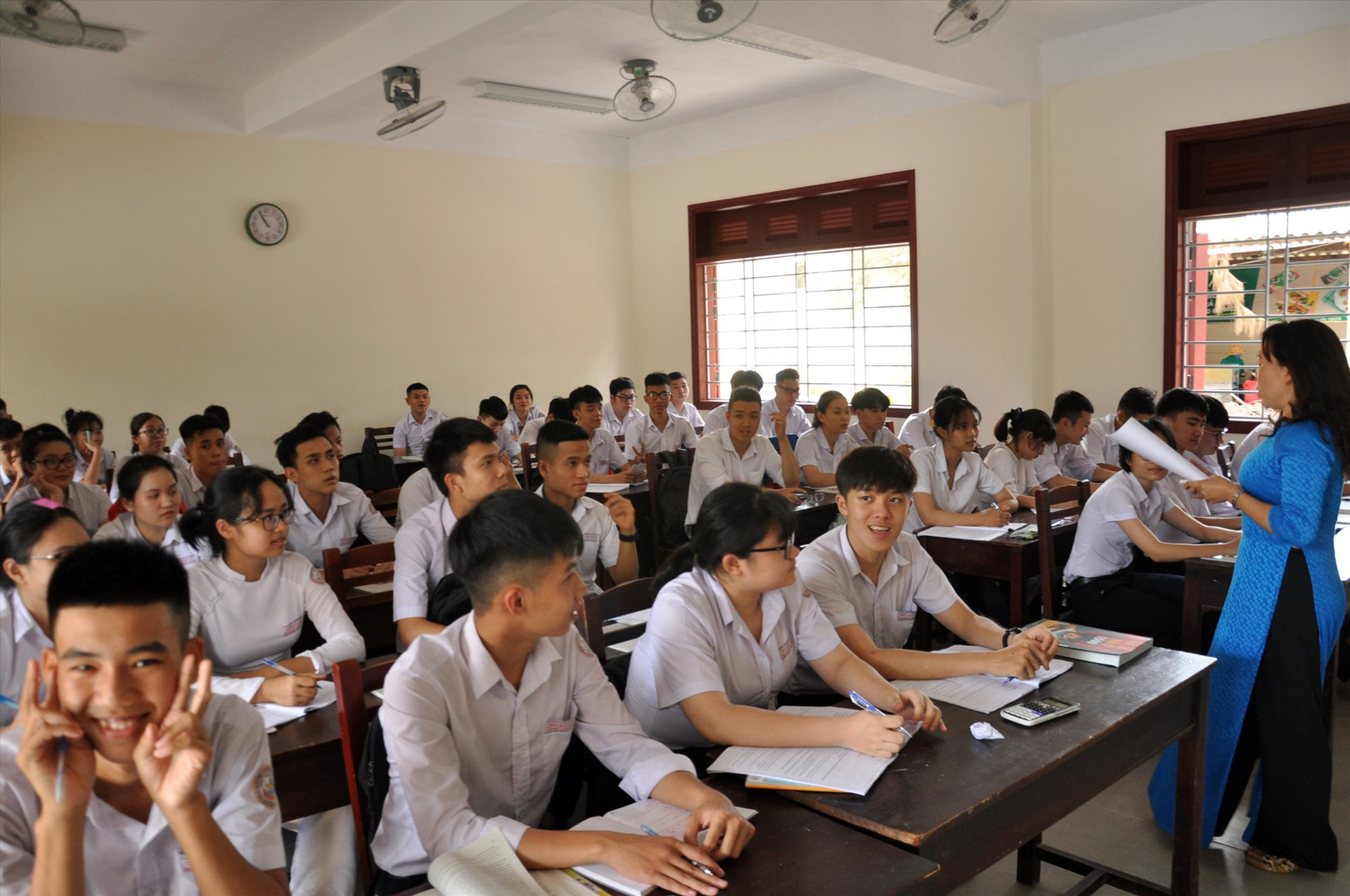 Học sinh Hội An và Điện Bàn được miễn học phí học kỳ I năm học 2021-2022. Ảnh: X.P