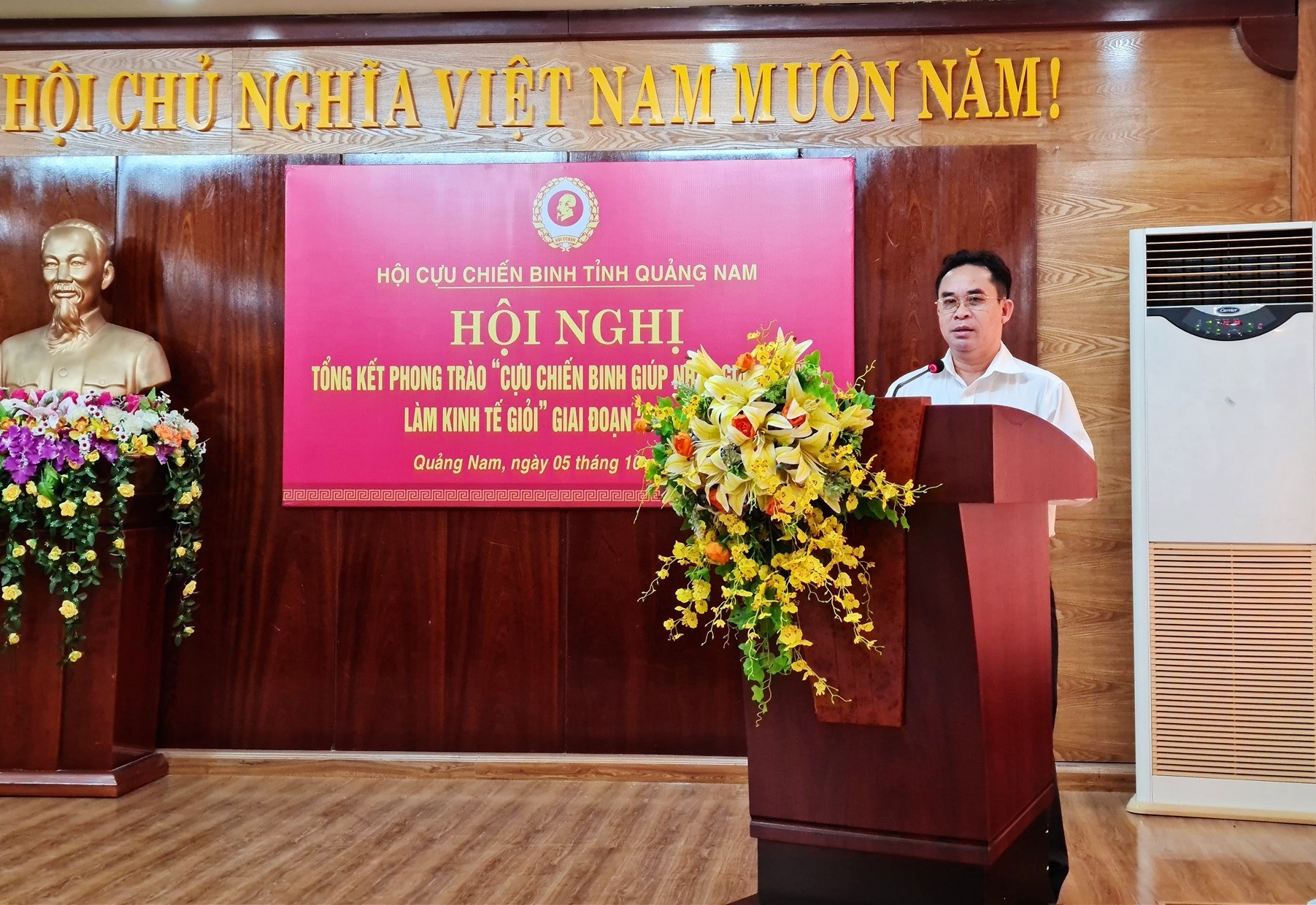 Phó Chủ tịch UBND tỉnh Trần Anh Tuấn phát biểu tại hội nghị. Ảnh: H.L