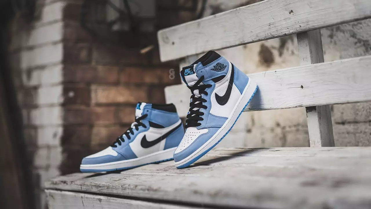 Giày Nike Air Jordan 1 University Blue với vẻ đẹp sang trọng, phóng khoáng.