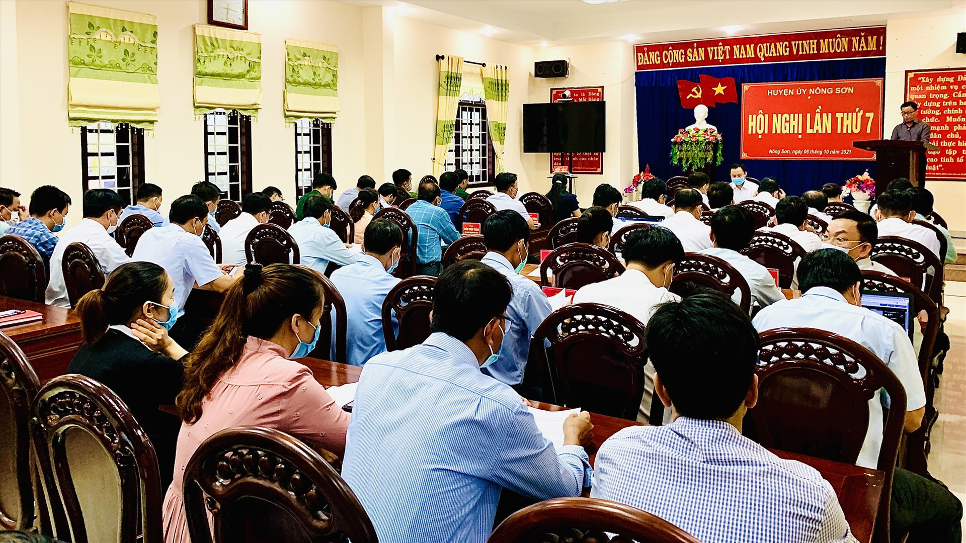 Quang cảnh hội nghị BCH Đảng bộ huyện Nông Sơn lần thứ 7 (nhiệm kỳ 2020-2025). ảnh MINH THÔNG