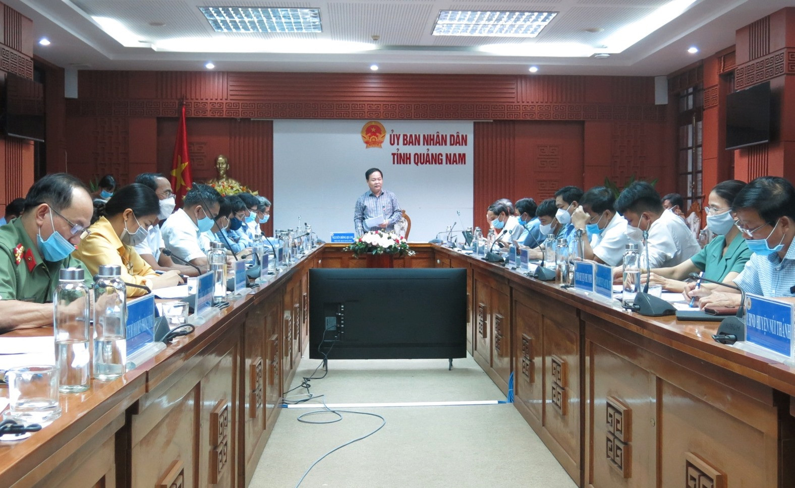 Phó Chủ tịch UBND tỉnh Nguyễn Hồng Quang chủ trì buổi làm việc