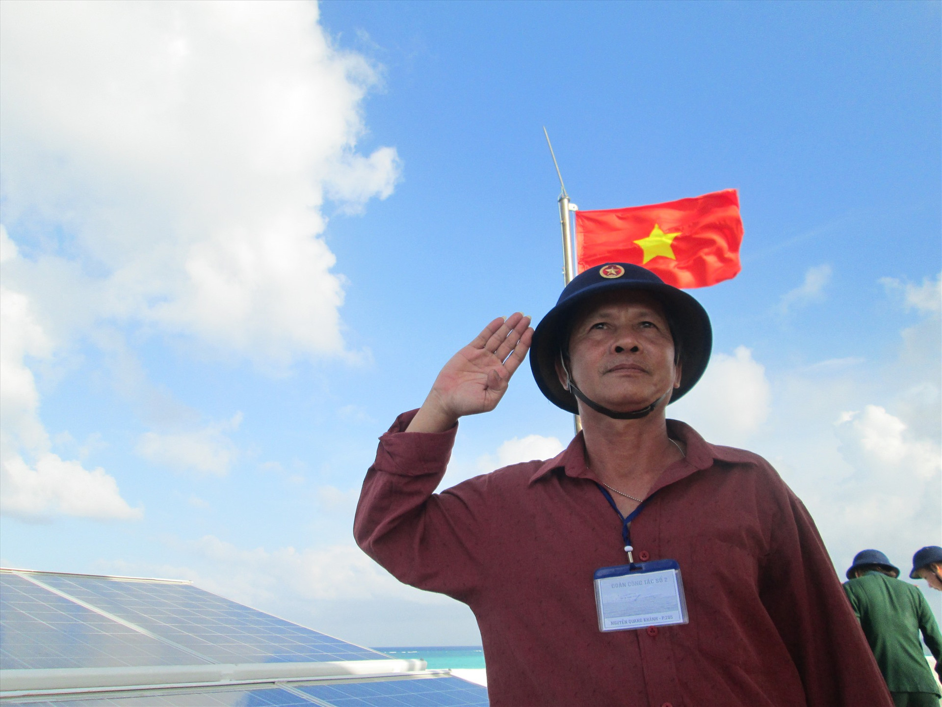 Nguyễn Quang Khánh tham gia đoàn công tác số 2 của Tổng cục Chính trị, Bộ Quốc phòng đến Trường Sa. Ảnh do nhân vật cung cấp