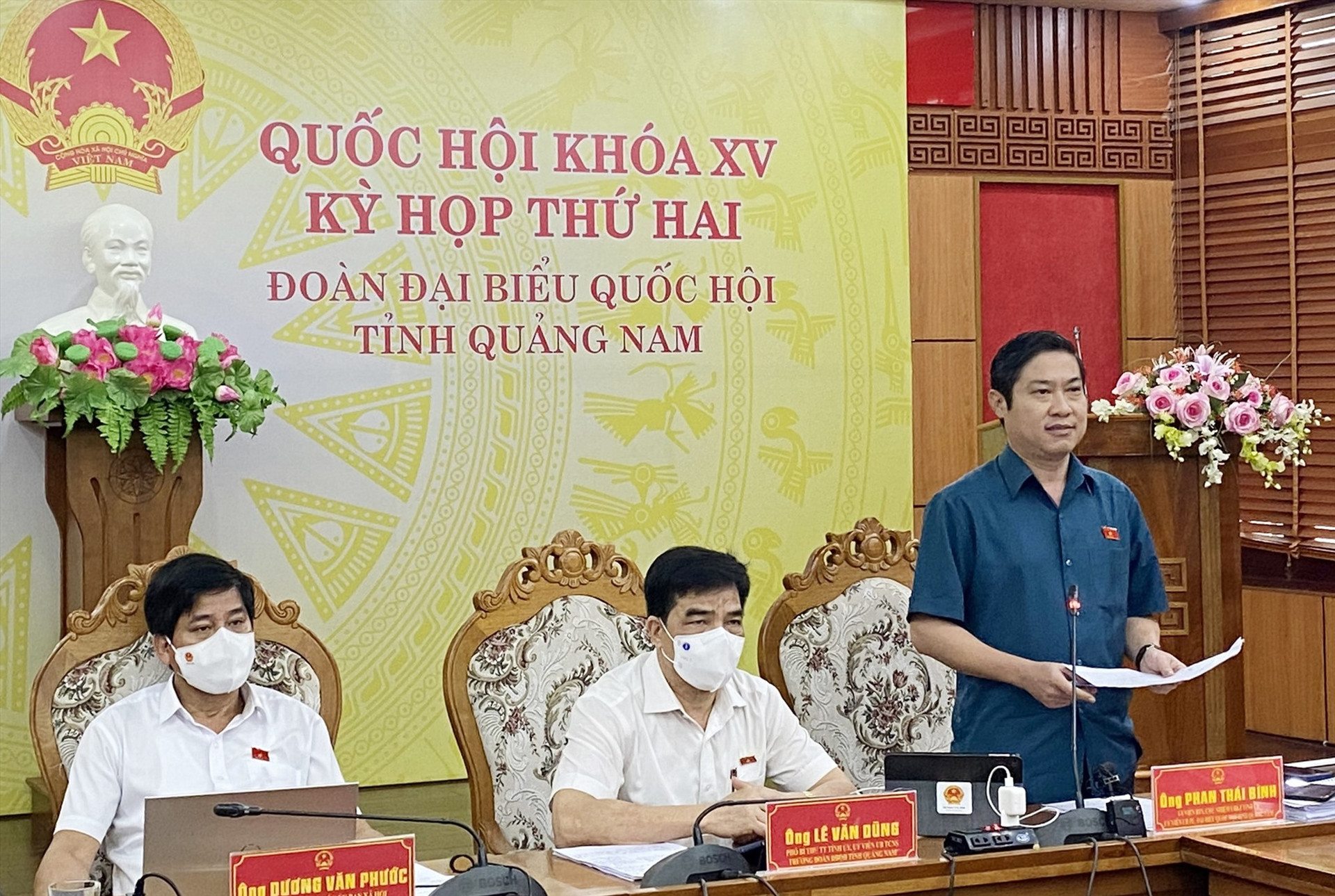 Đại biểu Quốc hội tỉnh Phan Thái Bình thảo luận trực tuyến sáng nay 25.10. Ảnh: N.Đ