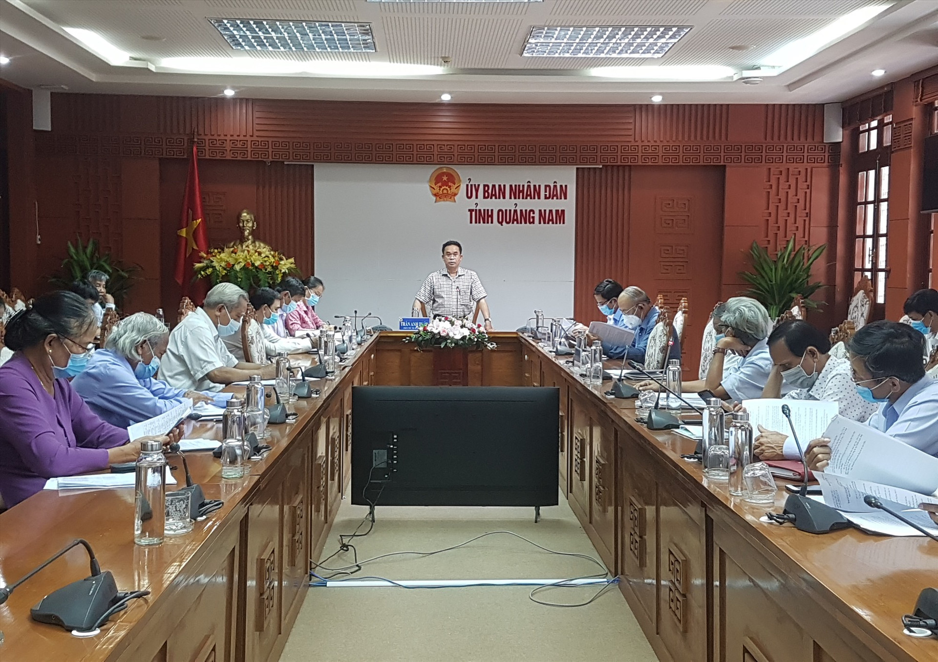 Phó Chủ tịch UBND tỉnh Trần Anh Tuấn yêu cầu tập hợp đầy đủ căn cứ pháp lý để xem xét giải quyết vụ việc. Ảnh: L.D