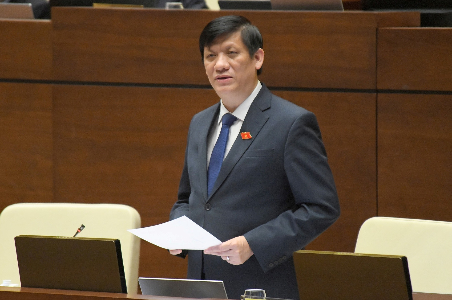 Bộ trưởng Bộ Y tế Nguyễn Thanh Long tại phiên chất vấn