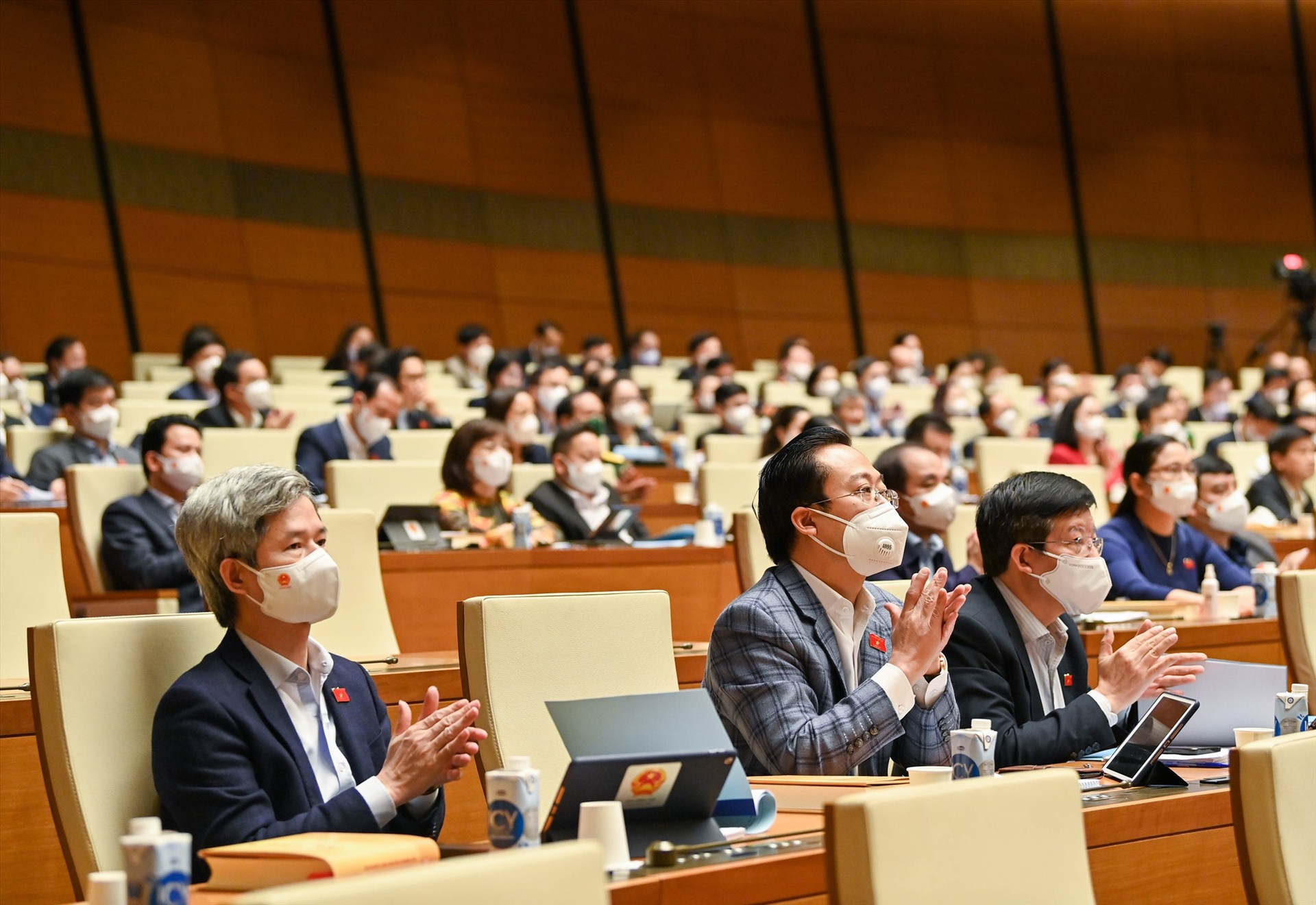 Các đại biểu tham dự phiên họp. Ảnh VGP/Nhật Bắc