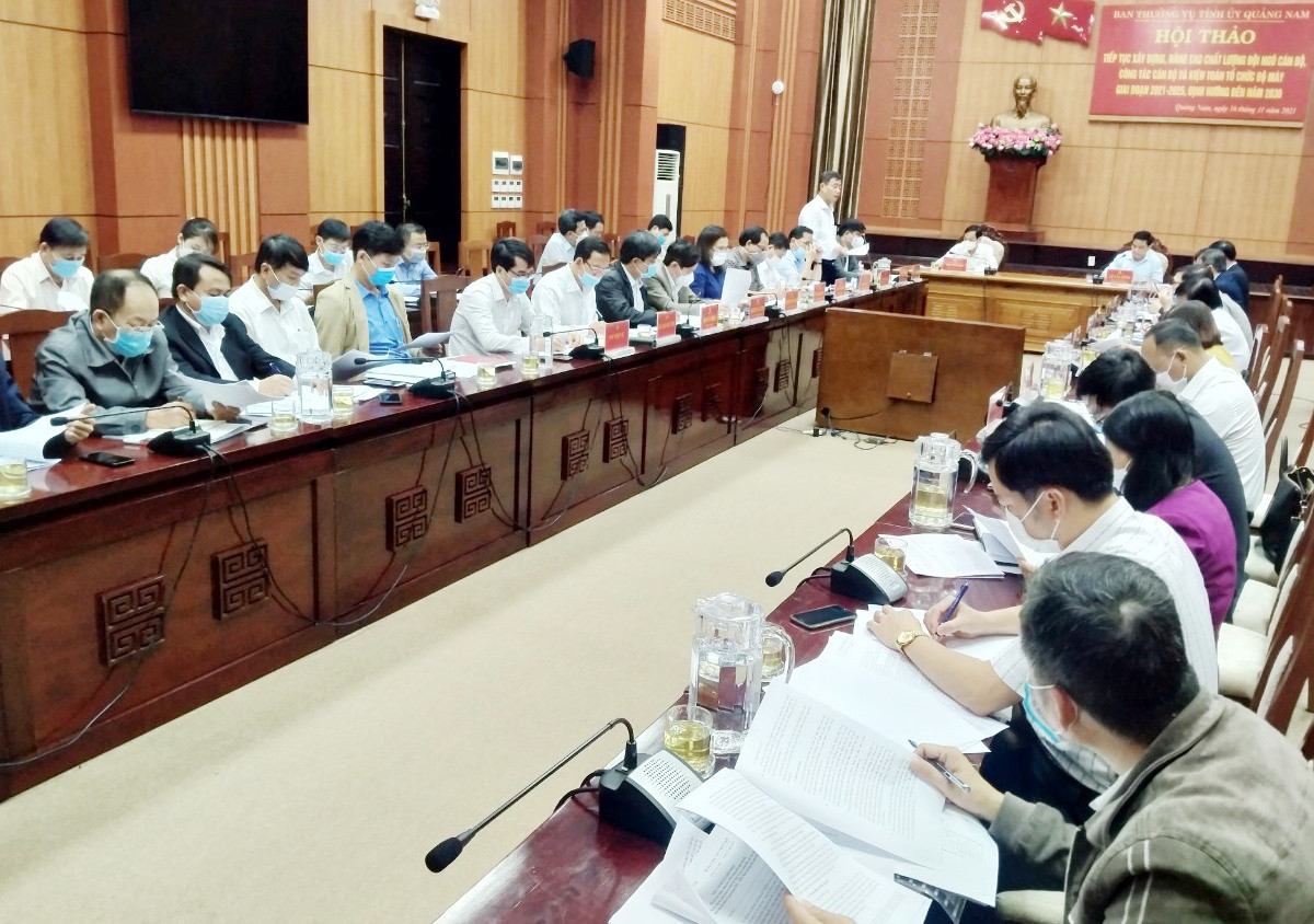 Ban Thường vụ Tỉnh ủy tổ chức hội thảo lấy ý kiến góp ý của cấp ủy 6 huyện miền núi cao và dự thảo Nghị quyết về công tác cán bộ giai đoạn 2021 - 2025. Ảnh: N.Đ