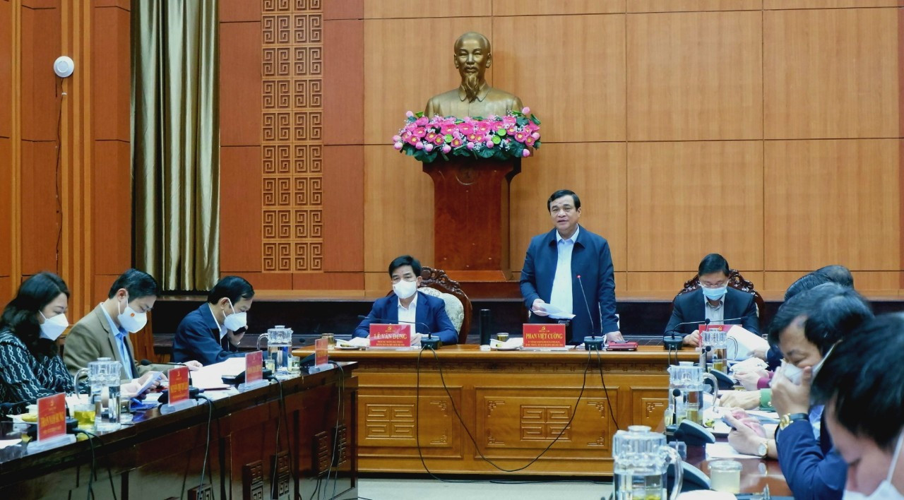 Bí thư Tỉnh ủy Phan Việt Cường phát biểu tại phiên làm việc thứ 3 của Ban Chỉ đạo Phòng chống dịch Covid-19. Ảnh: X.H