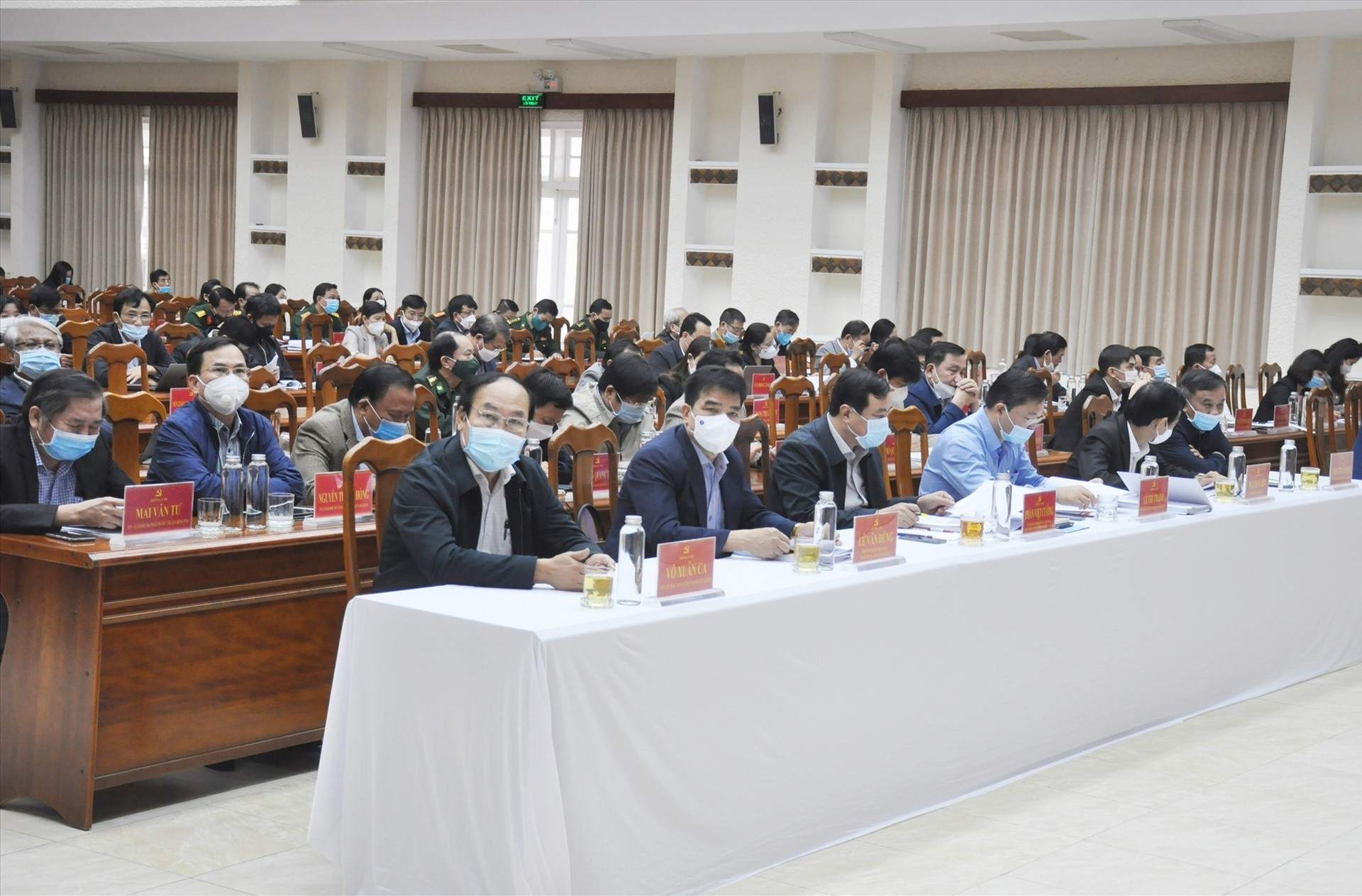 Các đồng chí lãnh đạo tỉnh dự hội nghị tại điểm cầu Quảng Nam. Ảnh: N.Đ