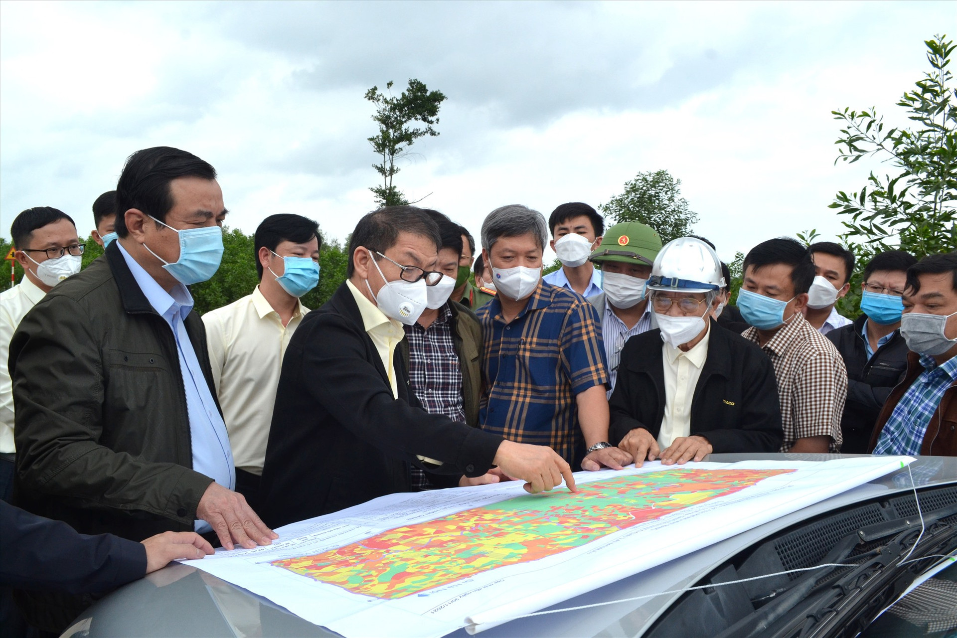Bí thư Tỉnh ủy Phan Việt Cường yêu cầu huyện Núi Thành khẩn trương GPMB dự án Thaco Chu Lai. Ảnh: VIỆT NGUYỄN