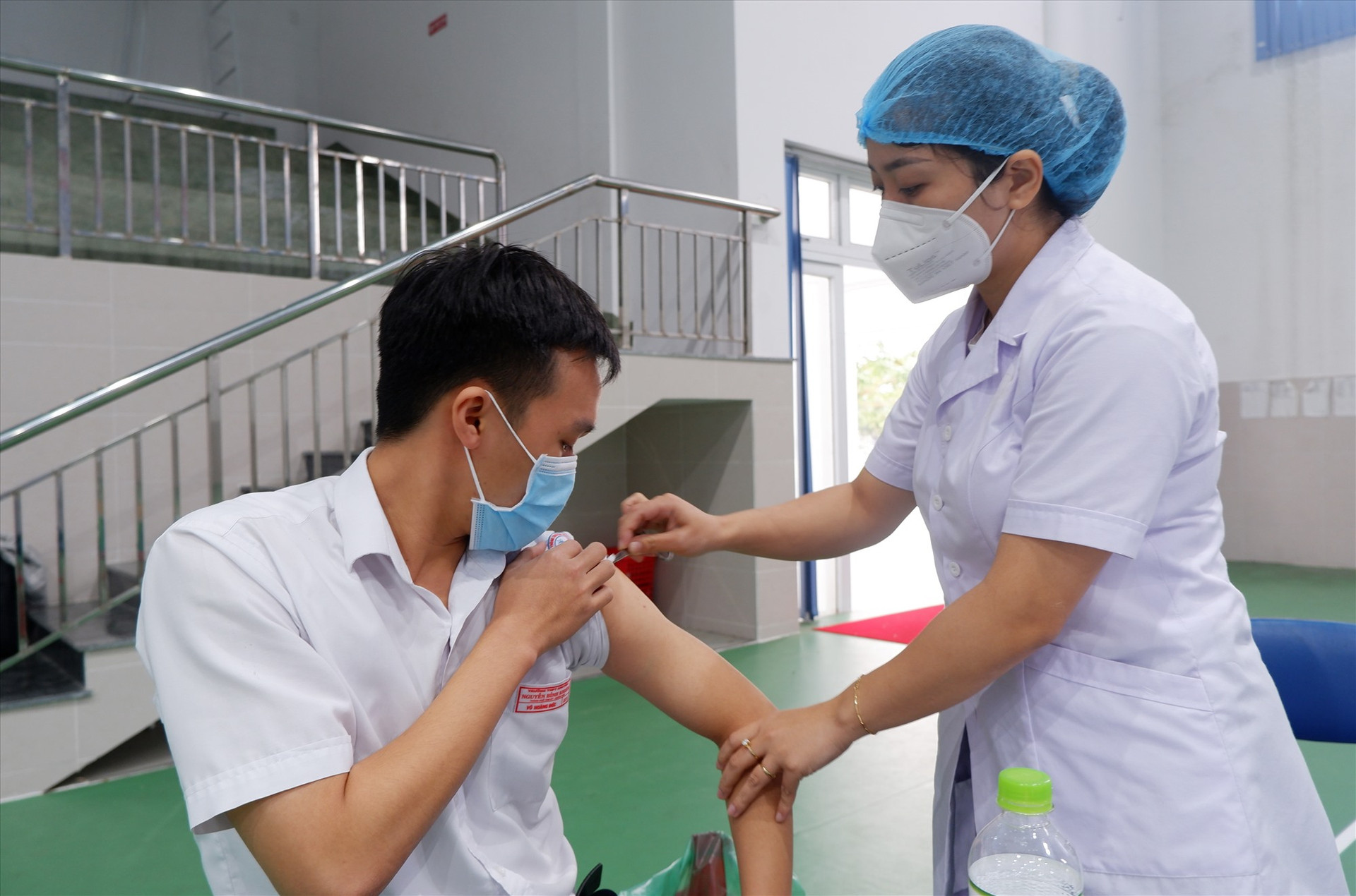 Công tác khám sàng lọc và tiêm vắc xin cho độ tuổi từ 12 - dưới 18 tuổi cần được chuẩn bị kỹ lưỡng với các tình huống. Ảnh: X.H