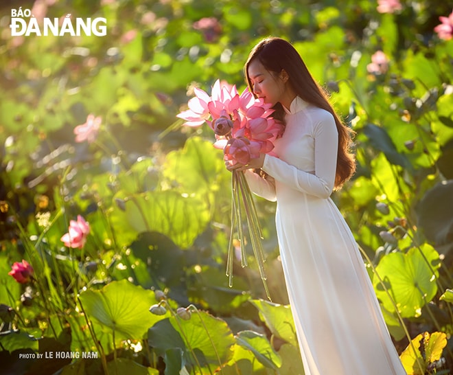 Hòa mình vào thiên nhiên là một trong những giải pháp tự chữa lành.  Ảnh: LÊ HOÀNG NAM