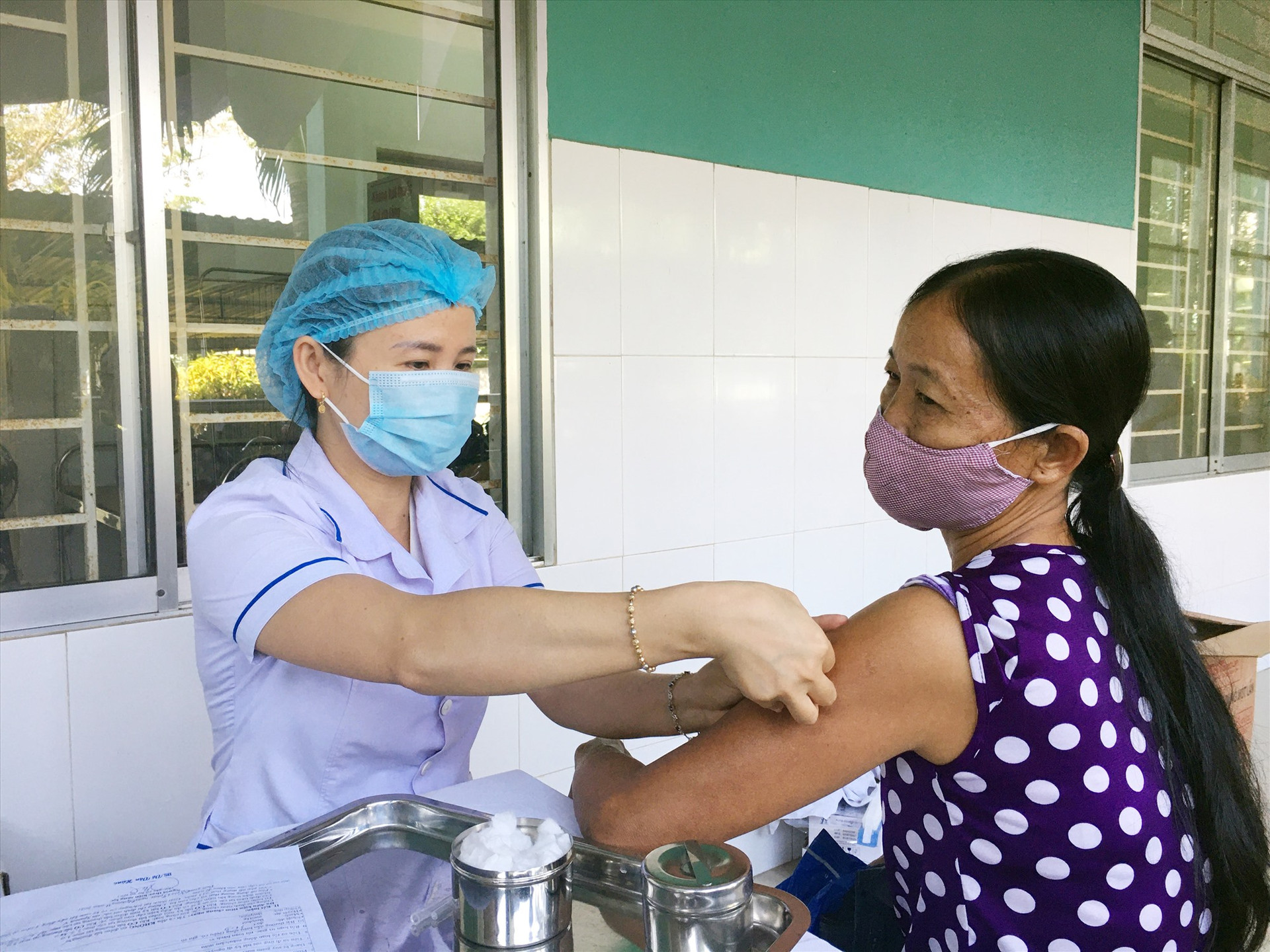 Phú Ninh đẩy nhanh công tác tiêm vắc xin cho nhân dân. Ảnh: Đ.C