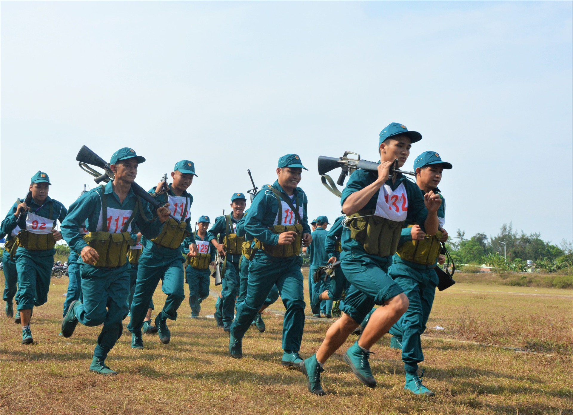 Những năm qua, lực lượng quân sự địa phương luôn được chú trọng nâng cao chất lương, từng bước đáp ứng với nhiệm bảo vệ Tổ quốc trong tình hình mới. Ảnh: ALĂNG NGƯỚC