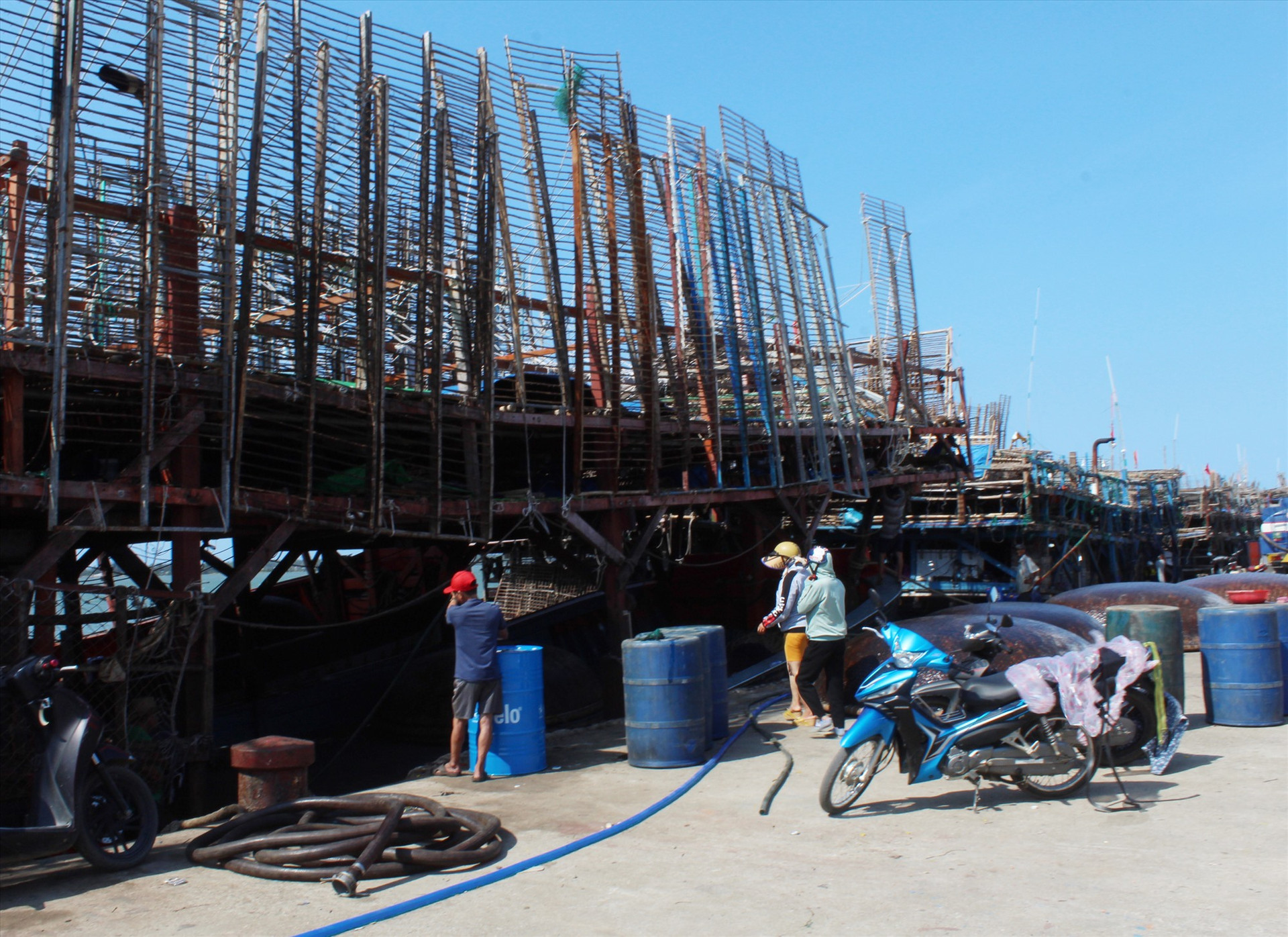 Tàu cá neo đậu tại cảng An Hòa (Núi Thành). Ảnh: VĂN PHIN