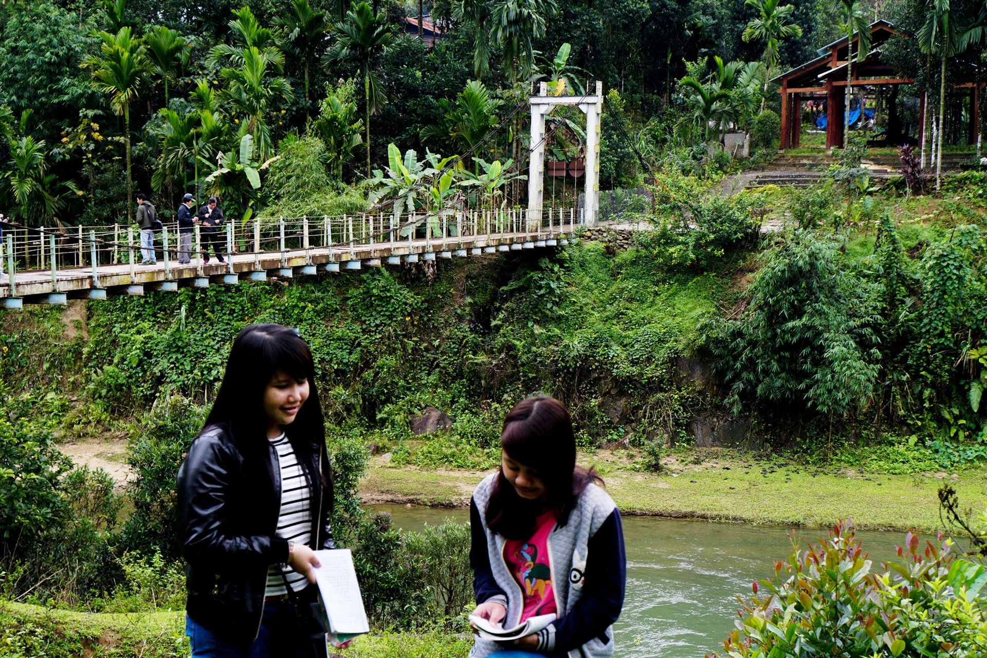 Miền núi được quan tâm đầu tư. Trong ảnh: Cầu treo Trà Mai (huyện Nam Trà My). Ảnh: NGUYỄN ĐIỆN NGỌC