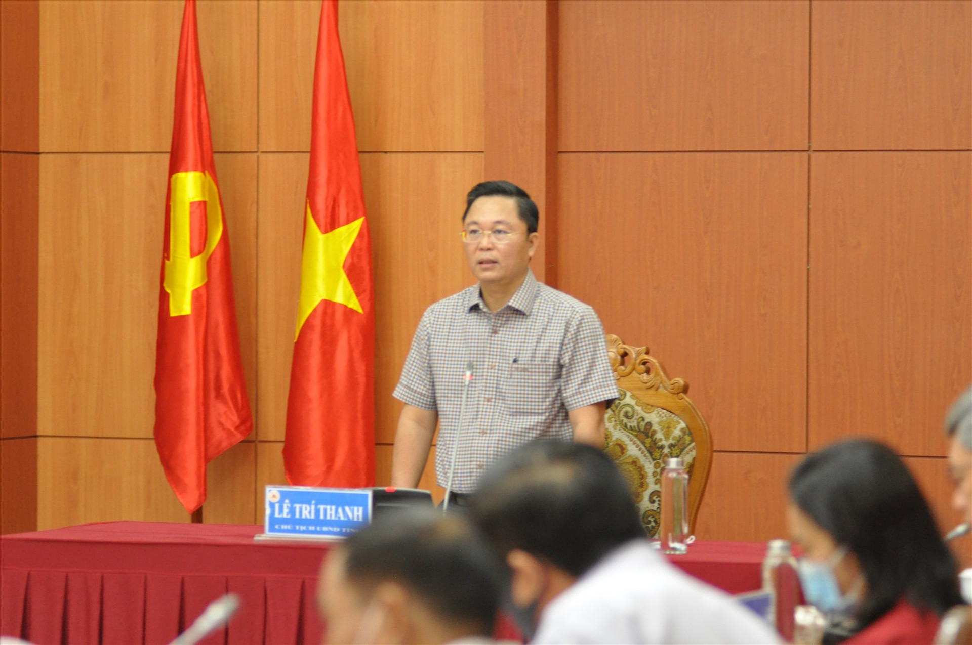 Chủ tịch UBND tỉnh Lê Trí Thanh chủ trì một phiên họp tháng thường kỳ. Ảnh: X.P
