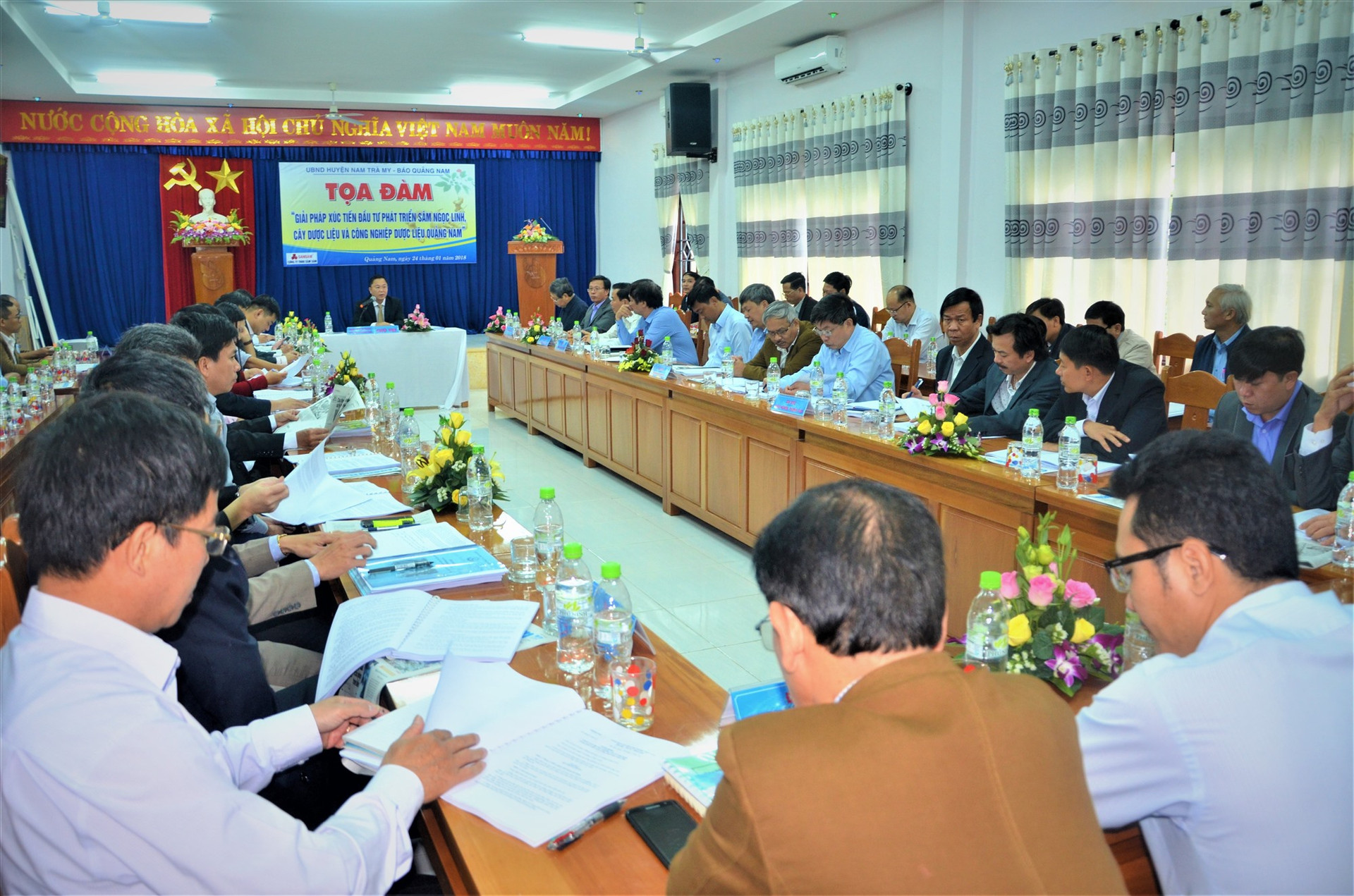 Một cuộc hội thảo về phát triển sâm Ngọc Linh do UBND huyện Nam Trà My phối hợp với Báo Quảng Nam tổ chức năm 2018. Ảnh: HP.