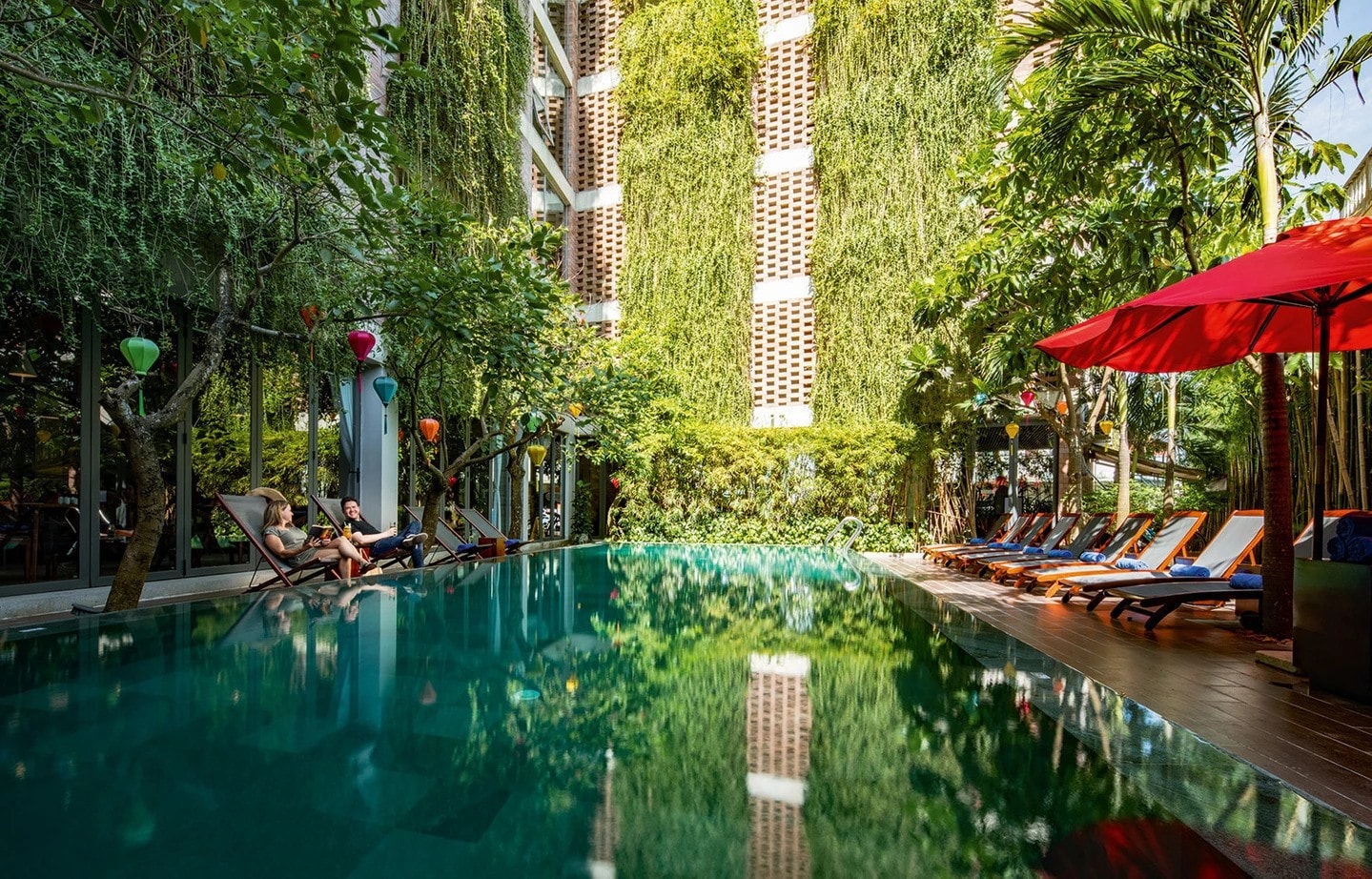 The Mulberry Collection: Silk Eco Silk Eco, designed by famous architect Vo Trong Nghia, brings the space of a tropical forest to Hoi An. It owns unique tree walls to create green space and a lighting system using solar cells. Its guests will be served with foods and drinks made from local ingredients. A room costs from VND 700,000 VND a night. Photo: Mulberry Collection