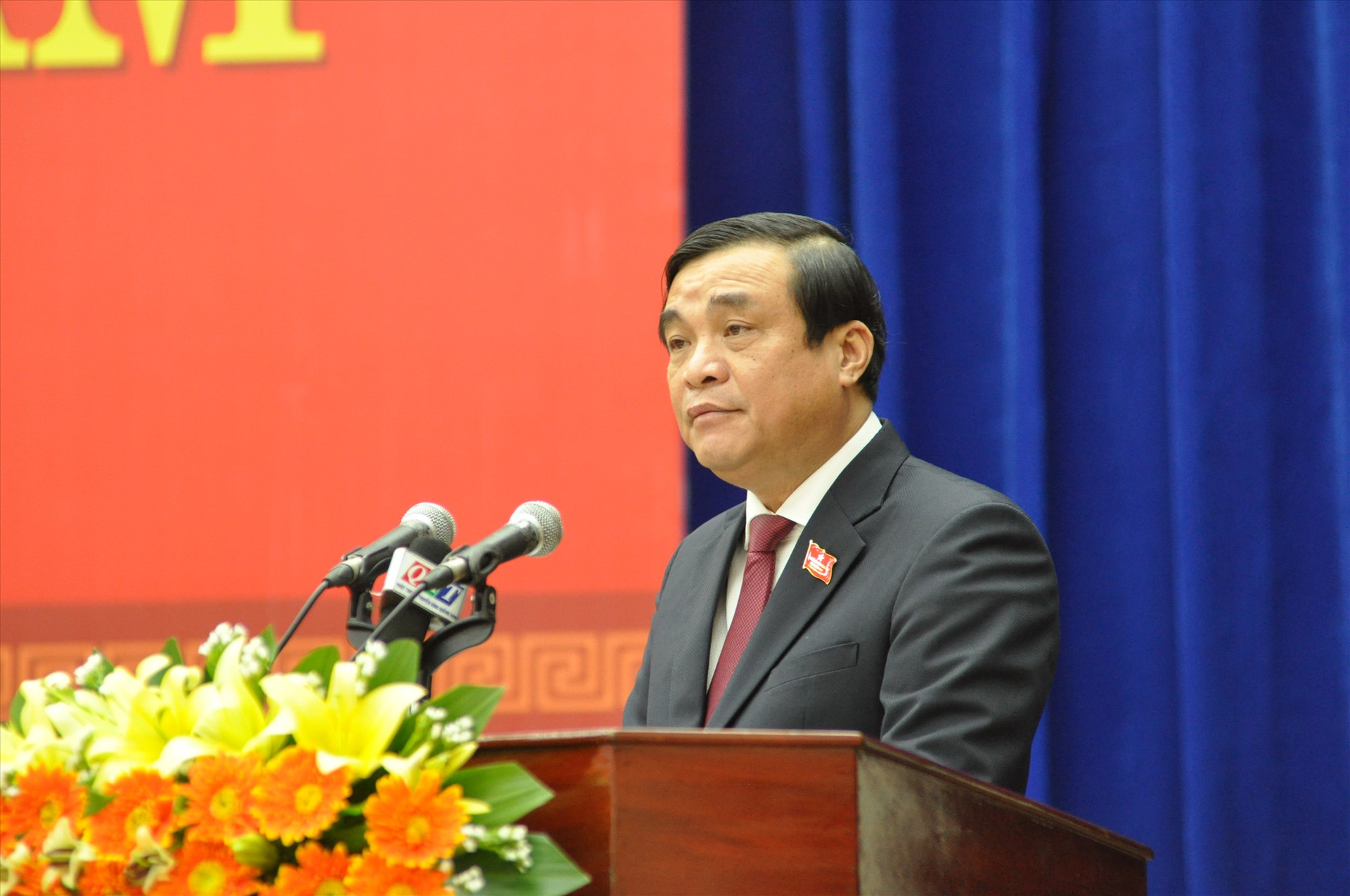 Chủ tịch HĐND tỉnh Phan Việt Cường phát biểu khai mạc kỳ họp. Ảnh: X.P