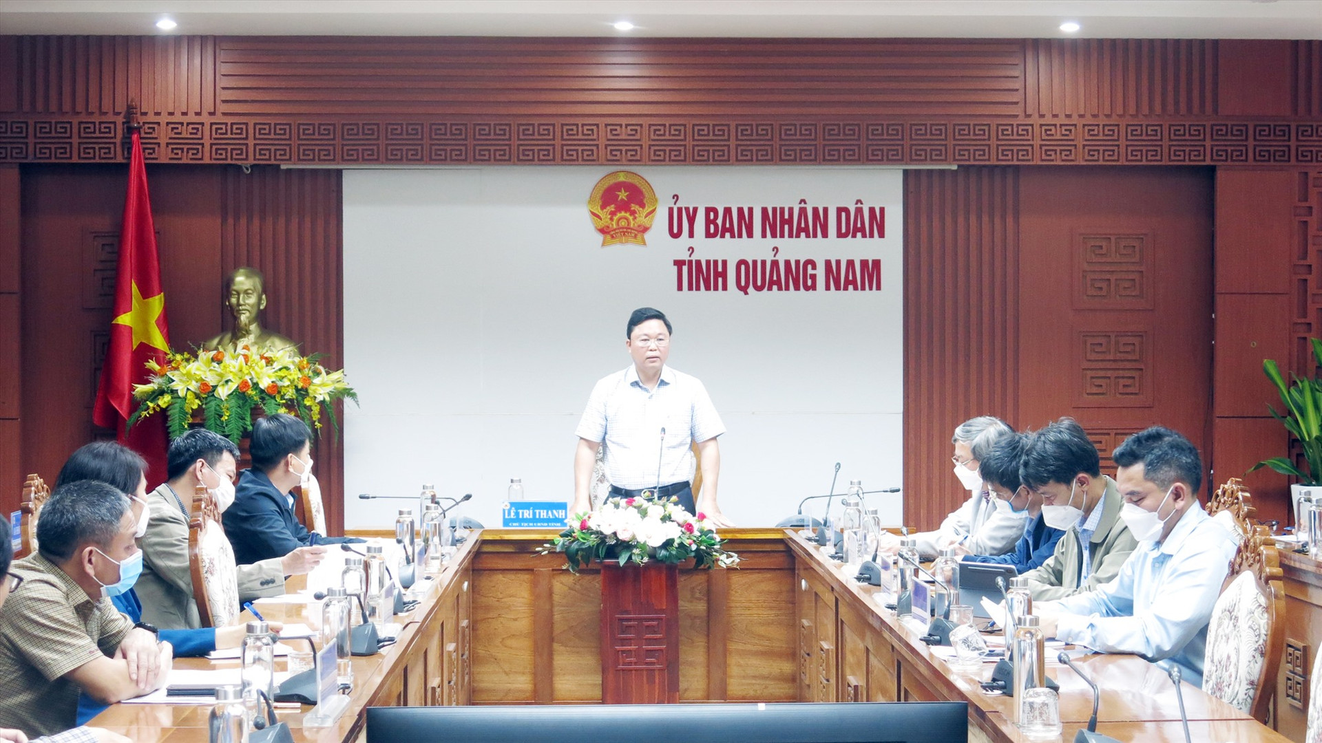 Chủ tịch UBND tỉnh Lê Trí Thanh chủ trì phiên họp. Ảnh: T.D