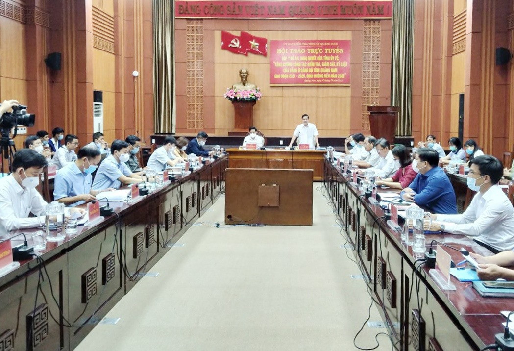 Ủy ban Kiểm tra Tỉnh ủy tổ chức hội thảo trực tuyến (ngày 7.10.2021) góp ý đề án “Tăng cường công tác kiểm tra, giám sát, kỷ luật của Đảng ở Đảng bộ tỉnh Quảng Nam giai đoạn 2021 - 2025, định hướng đến năm 2030”. Ảnh: N.Đ