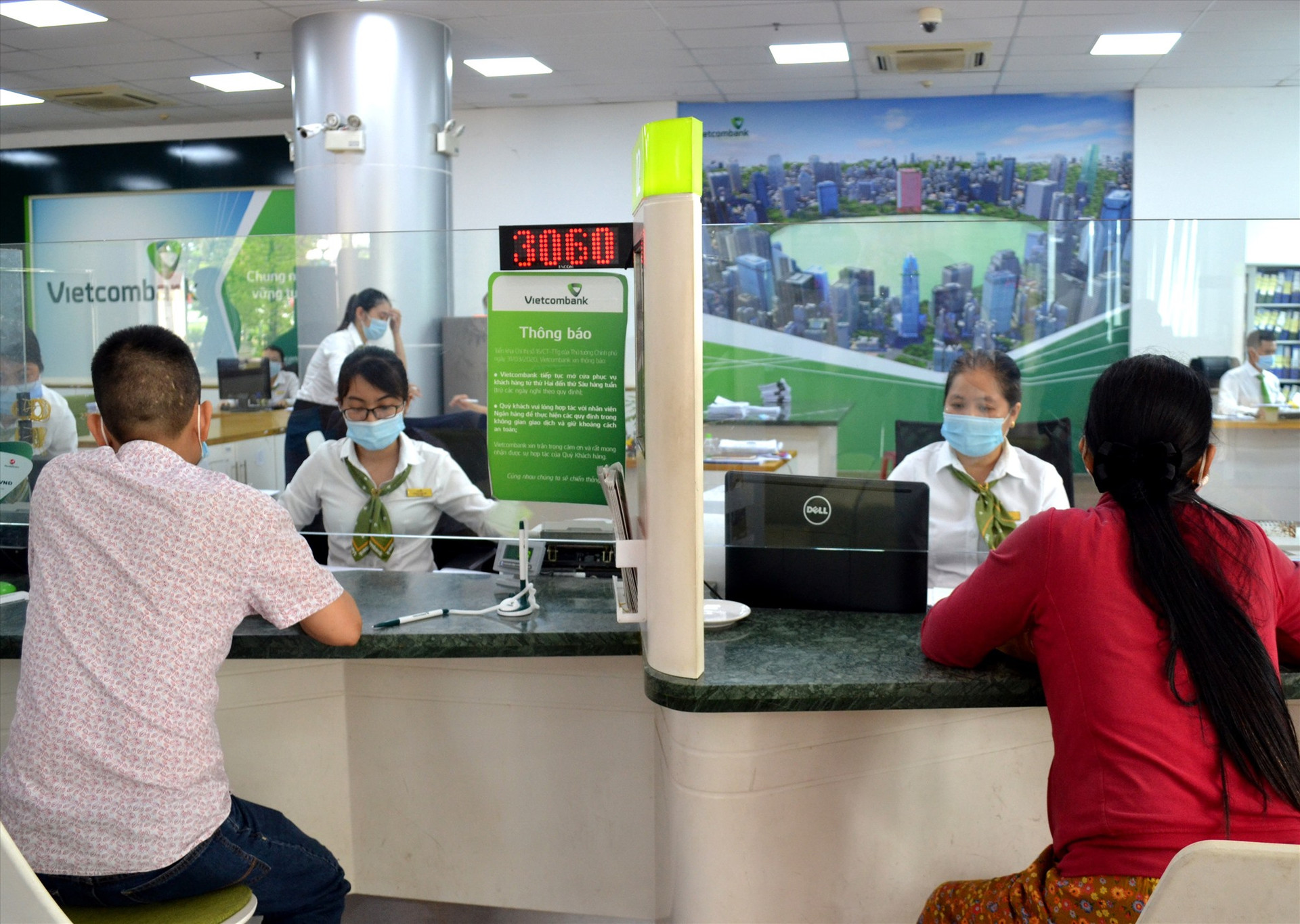 Vietcombank Quảng Nam tạo thuận lợi cho giao dịch tín dụng với khách hàng. Ảnh: VIỆT NGUYỄN