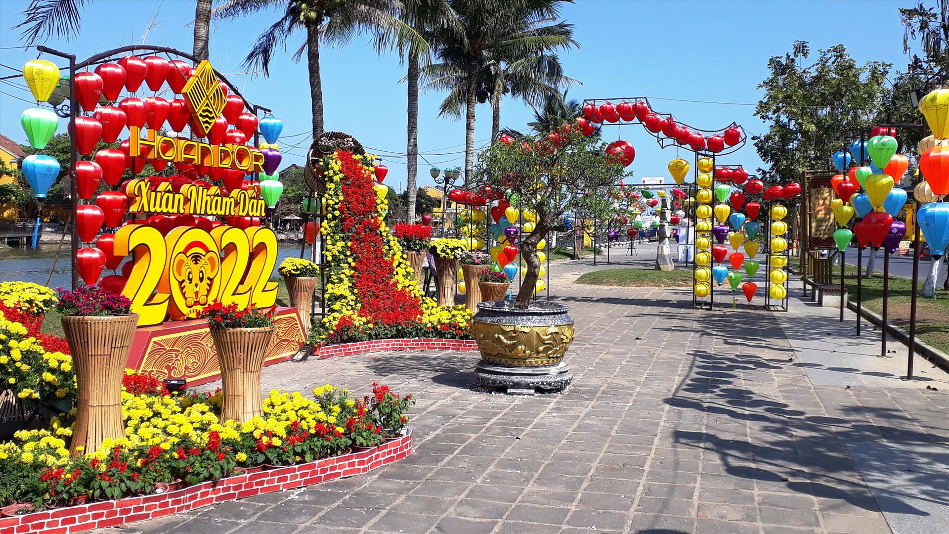 Trưng bày “Nghệ thuật sắp đặt đèn lồng” tại Vườn tượng An Hội, phường Minh An, TP.Hội An.