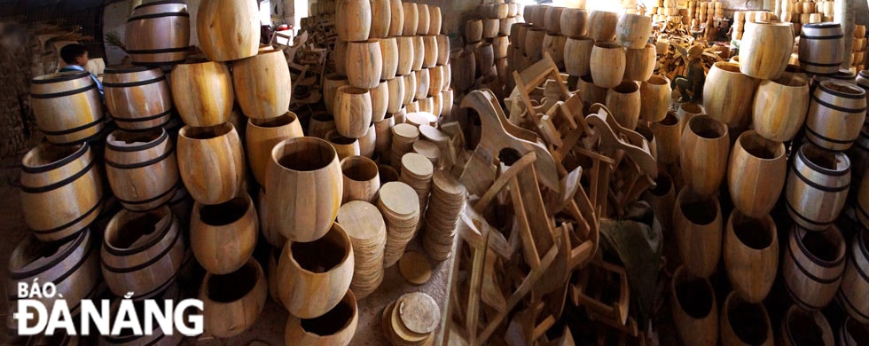 Khuôn mẫu những bình rượu vang.