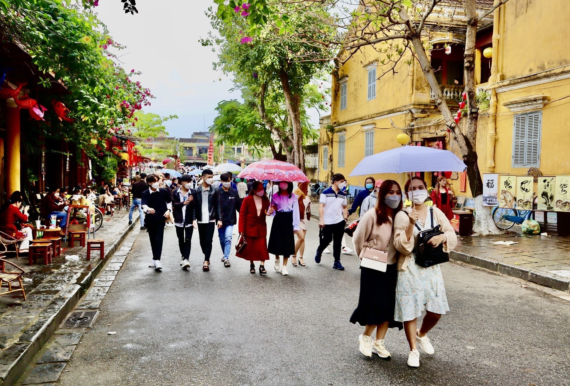 Visitors to Hoi An city, Quang Nam province