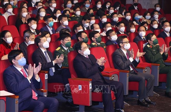 Thủ tướng Phạm Minh Chính và các đại biểu tham dự Chương trình nghệ thuật 