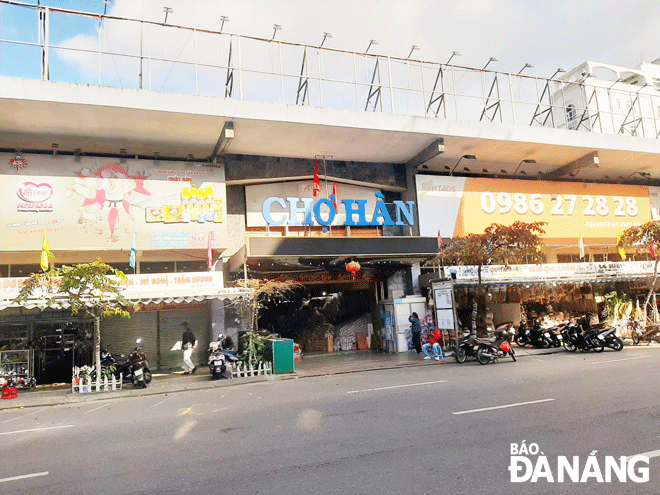 Năm 2022, thành phố triển khai kế hoạch sửa chữa, nâng cấp và xây mới nhiều chợ trên toàn địa bàn.   TRONG ẢNH: Chợ Hàn nằm trên địa bàn quận Hải Châu. Ảnh: KHÁNH HÒA