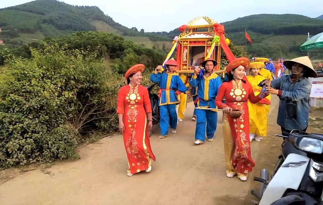 Nhiều nghi lễ tâm linh trong Lễ hội Bà Thu Bồn được tổ chức tại huyện Nông Sơn hằng năm. Ảnh: S.A