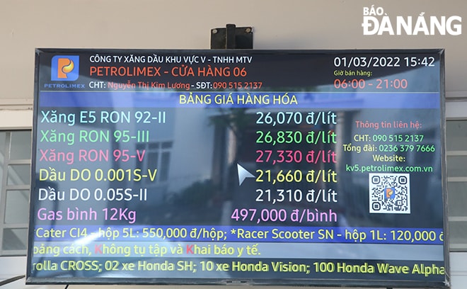 Giá xăng, dầu được cập nhật từ 15 giờ ngày 1-3. Ảnh: VĂN HOÀNG