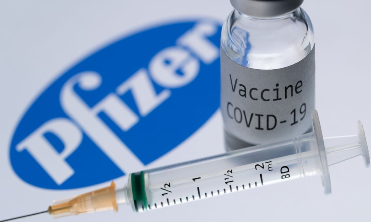 Vaccine phòng COVID-19 của Pfizer. (Ảnh: Hoàng Hiếu/TTXVN)