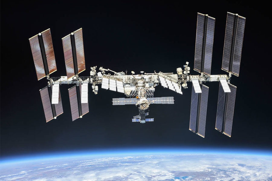 Được xây dựng và điều hành bởi Mỹ, Nga, Châu  u, Nhật Bản và Canada, Trạm Vũ trụ Quốc tế (ISS) thường ở chịu ảnh hưởng bởi những xung đột về địa chính trị. Ảnh: NASA/Roscosmos