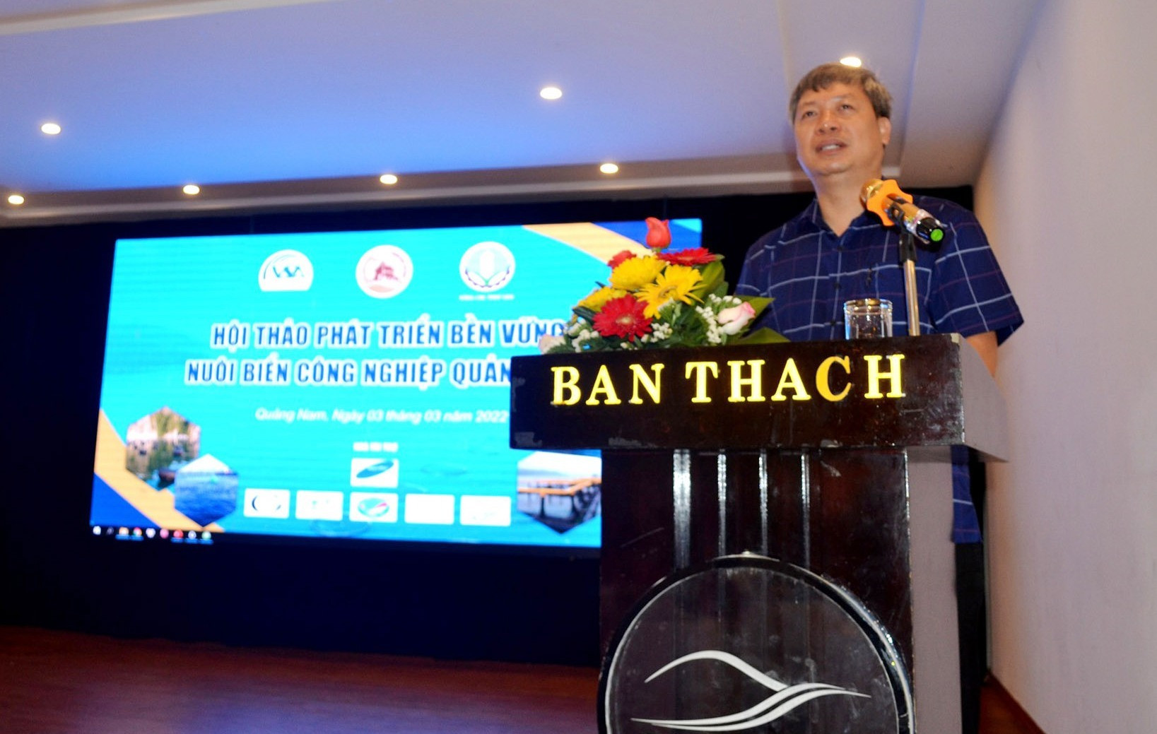 Phó Chủ tịch UBND tỉnh Hồ Quang Bửu nói Quảng Nam đang khai phá tiềm năng nuôi biển. Ảnh: VIỆT NGUYỄN