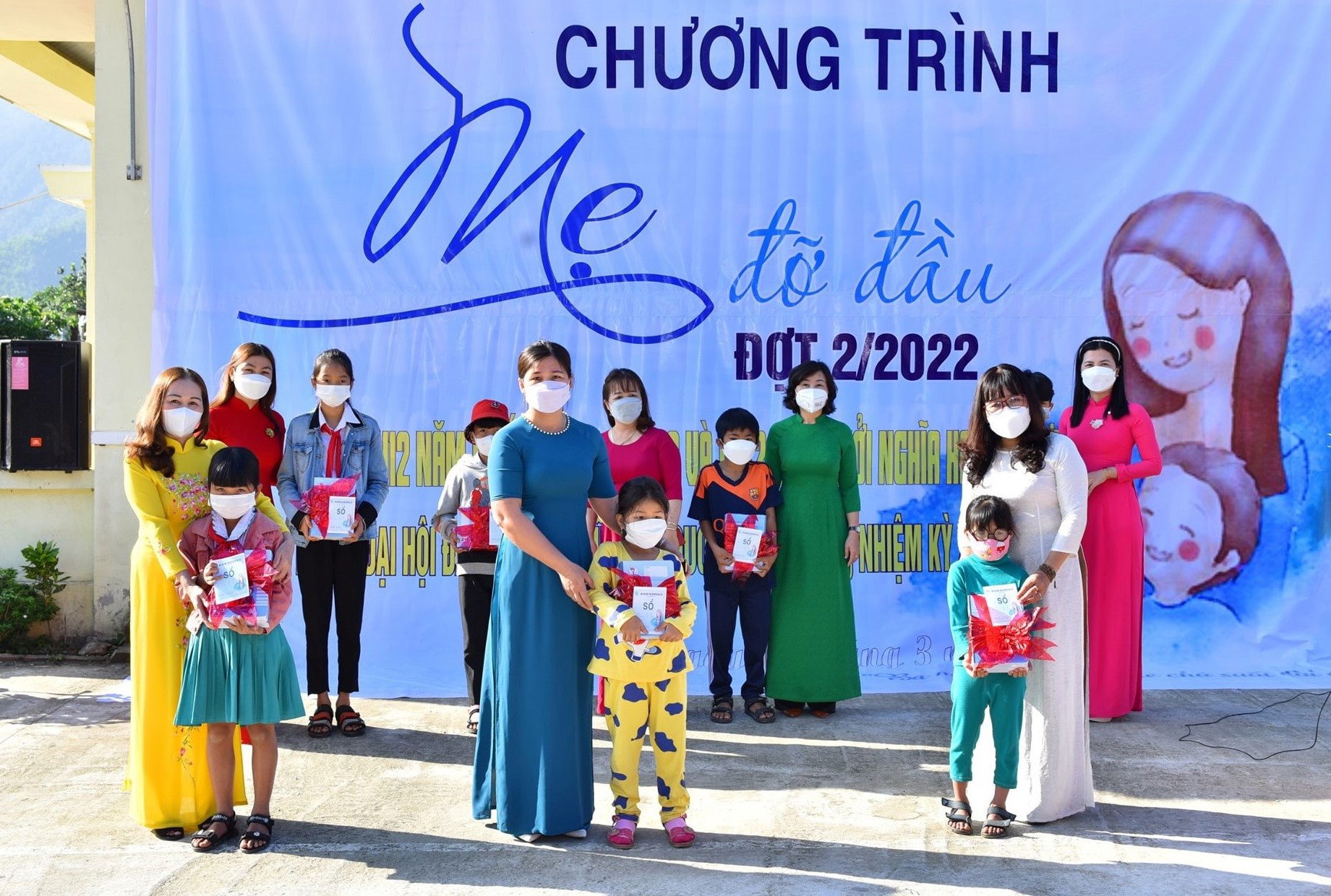 Các cấp hội hưởng ứng Chương trình “Mẹ đỡ đầu”. Trong ảnh: Hội LHPN huyện Đại Lộc nhận đỡ đầu trẻ mồ côi đợt 2 năm 2022). Ảnh: C.T.V