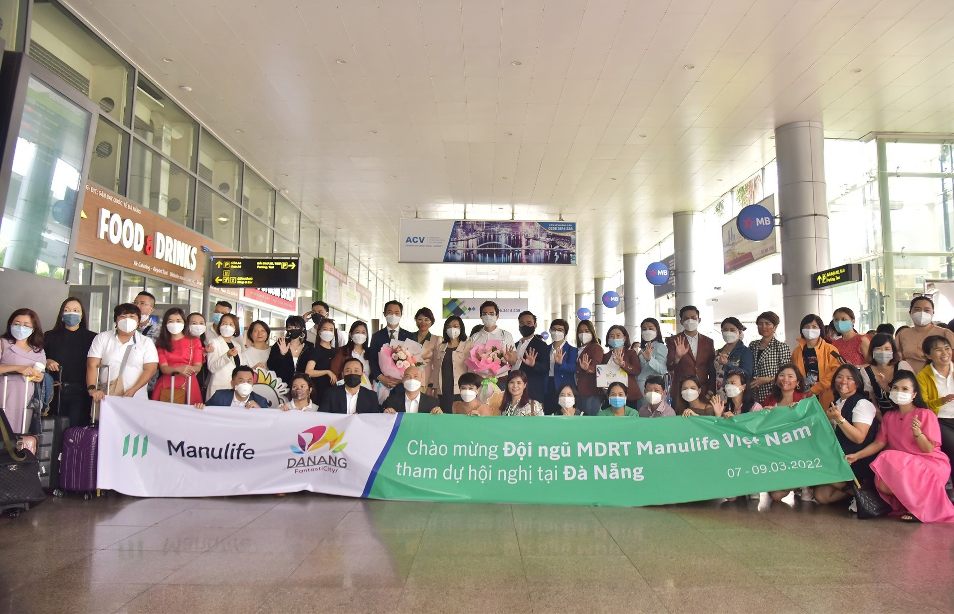 Đoàn 700 khách của Manulife Việt Nam đến dự Hội nghị MDRT toàn quốc tại Đà Nẵng từ ngày 7.3 -93. Ảnh XL