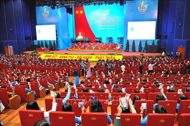 Các đại biểu biểu quyết thông qua Chương trình làm việc. Ảnh: Lâm Khánh/TTXVN