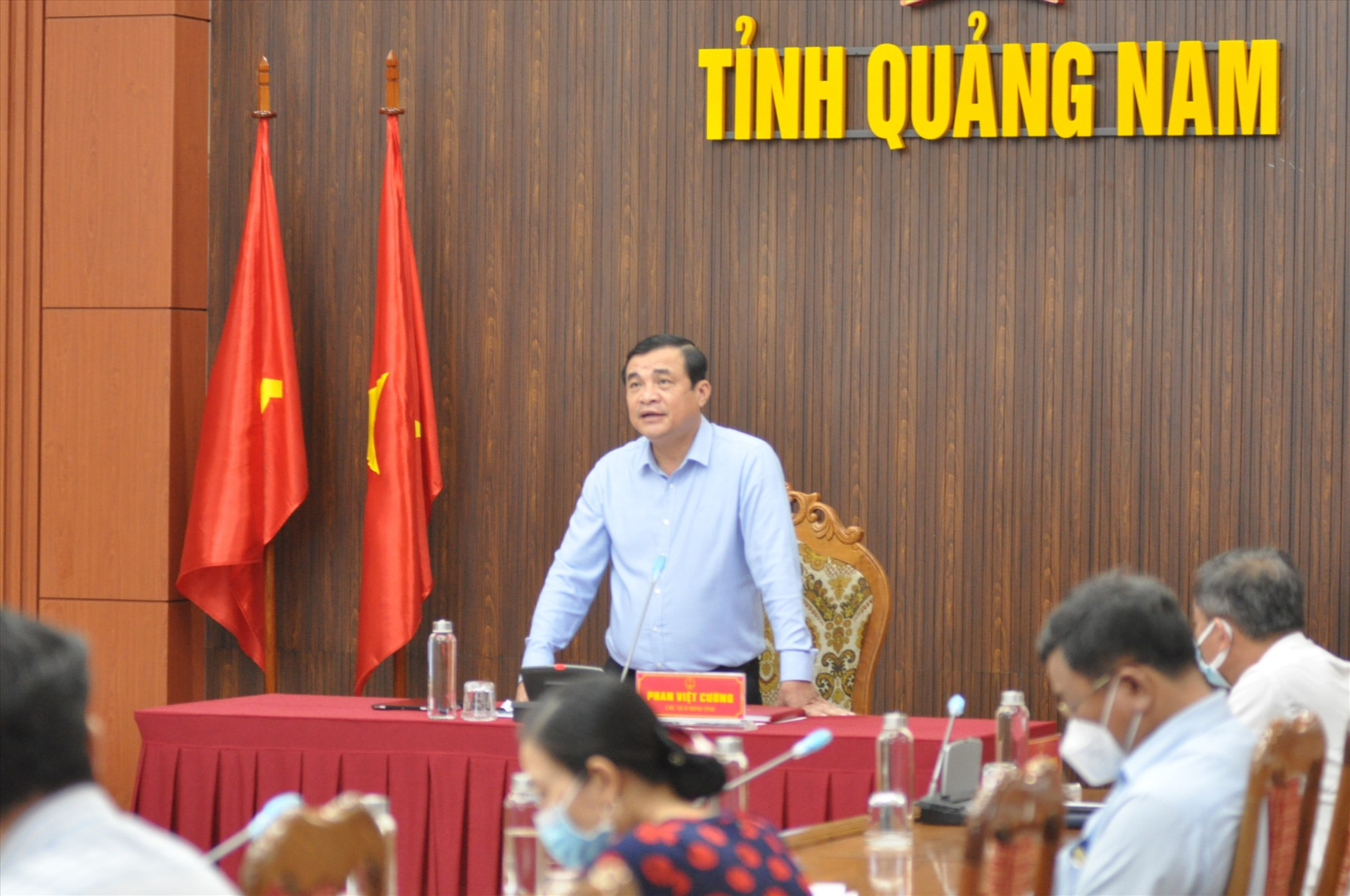 Bí thư Tỉnh ủy, Chủ tịch HĐND tỉnh Phan Việt Cường chủ trì phiên họp. Ảnh: X.P