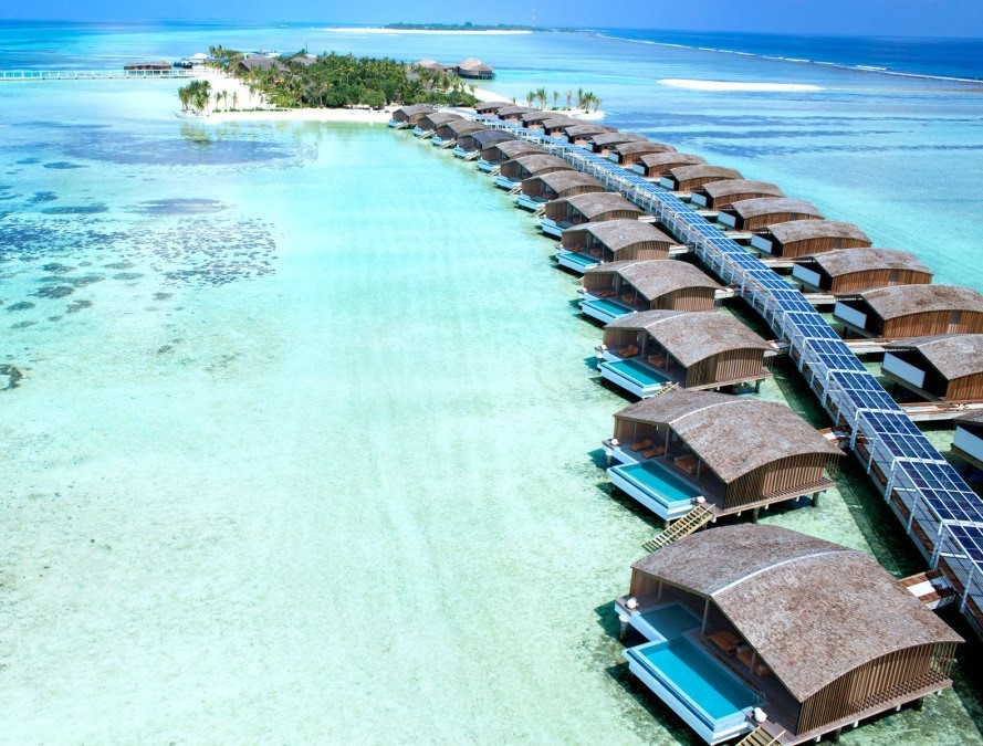 Một khu nghỉ dưỡng tại Maldives sử dụng nguồn năng lượng mặt trời. Ảnh: inhabitat