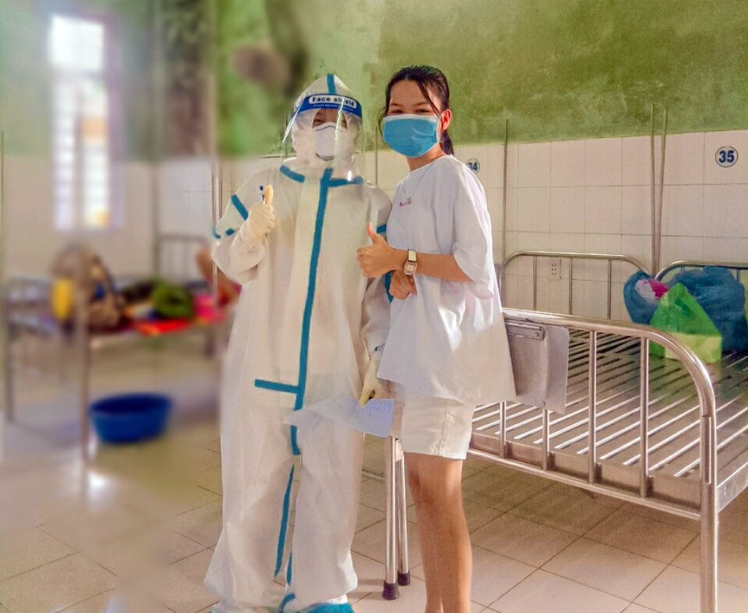 Đặng Ngọc Li tình nguyện ở lại cùng hỗ trợ với kip điều trị bệnh nhân Covid-19 tại Bệnh viện Phạm Ngọc Thạch đã được 6 tháng. Ảnh: N.L