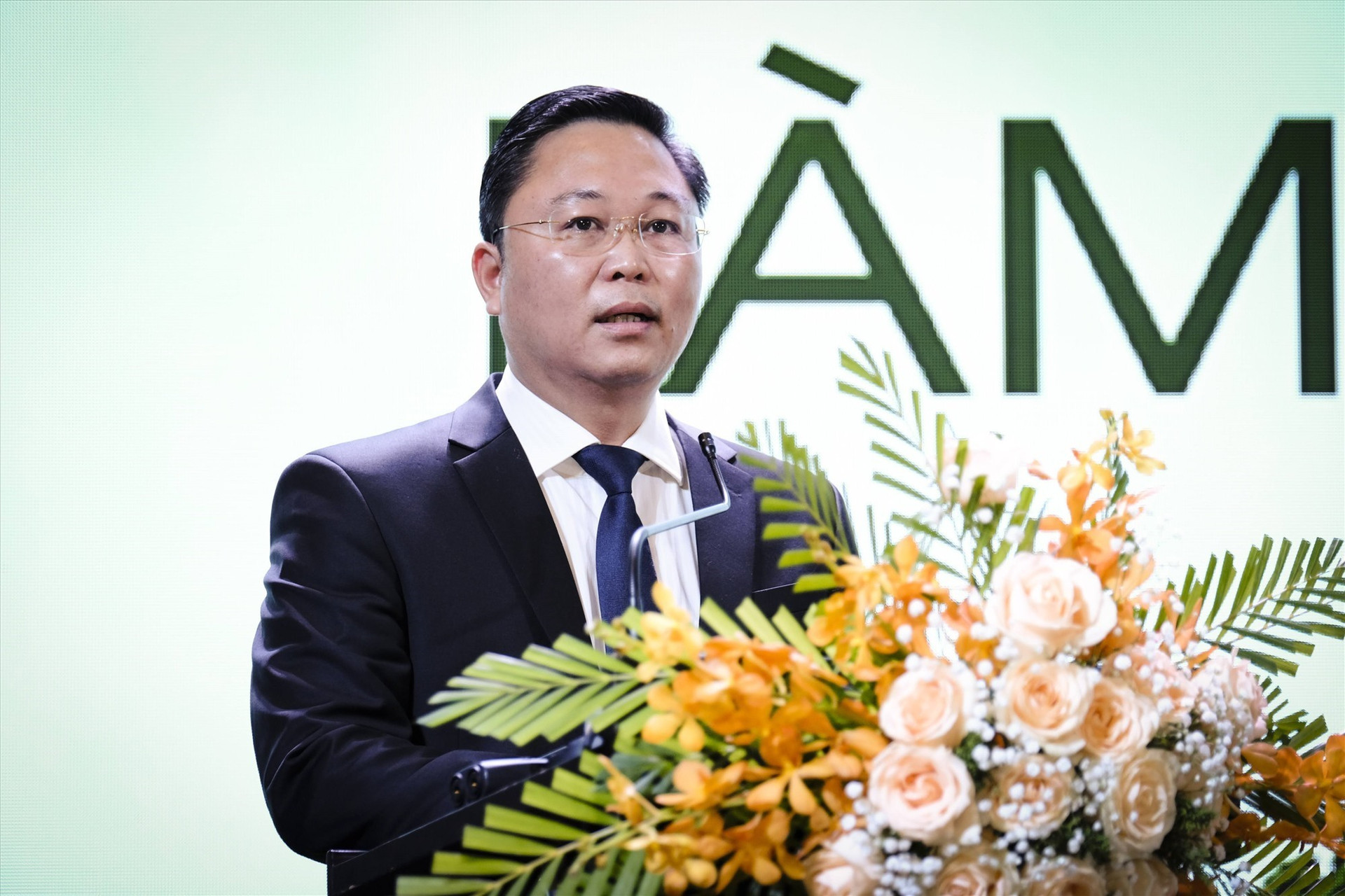 Chairman Le Tri Thanh at the symposium