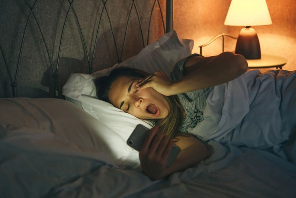 Ánh sáng quá mạnh trong phòng ngủ có thể làm ảnh hưởng đến sức khỏe