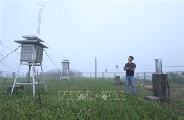 A worker at the meteorological station on Mau Son Mountain in Lang Son province (Photo: VNA)